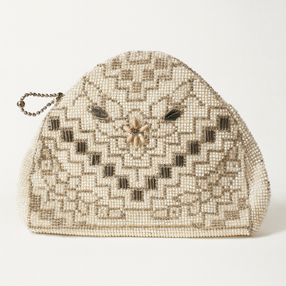 1930s Art Deco beaded pouch with pearl and silver bugle bead detail